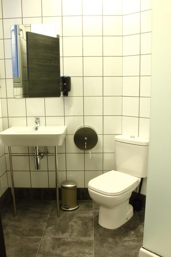 Poshtel Bilbao - Premium Hostel Exteriör bild