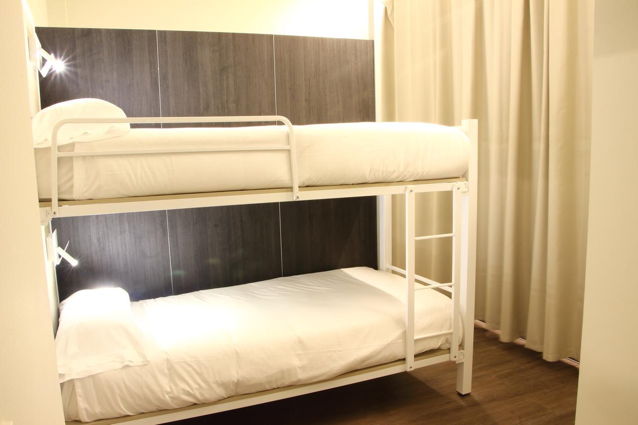 Poshtel Bilbao - Premium Hostel Exteriör bild
