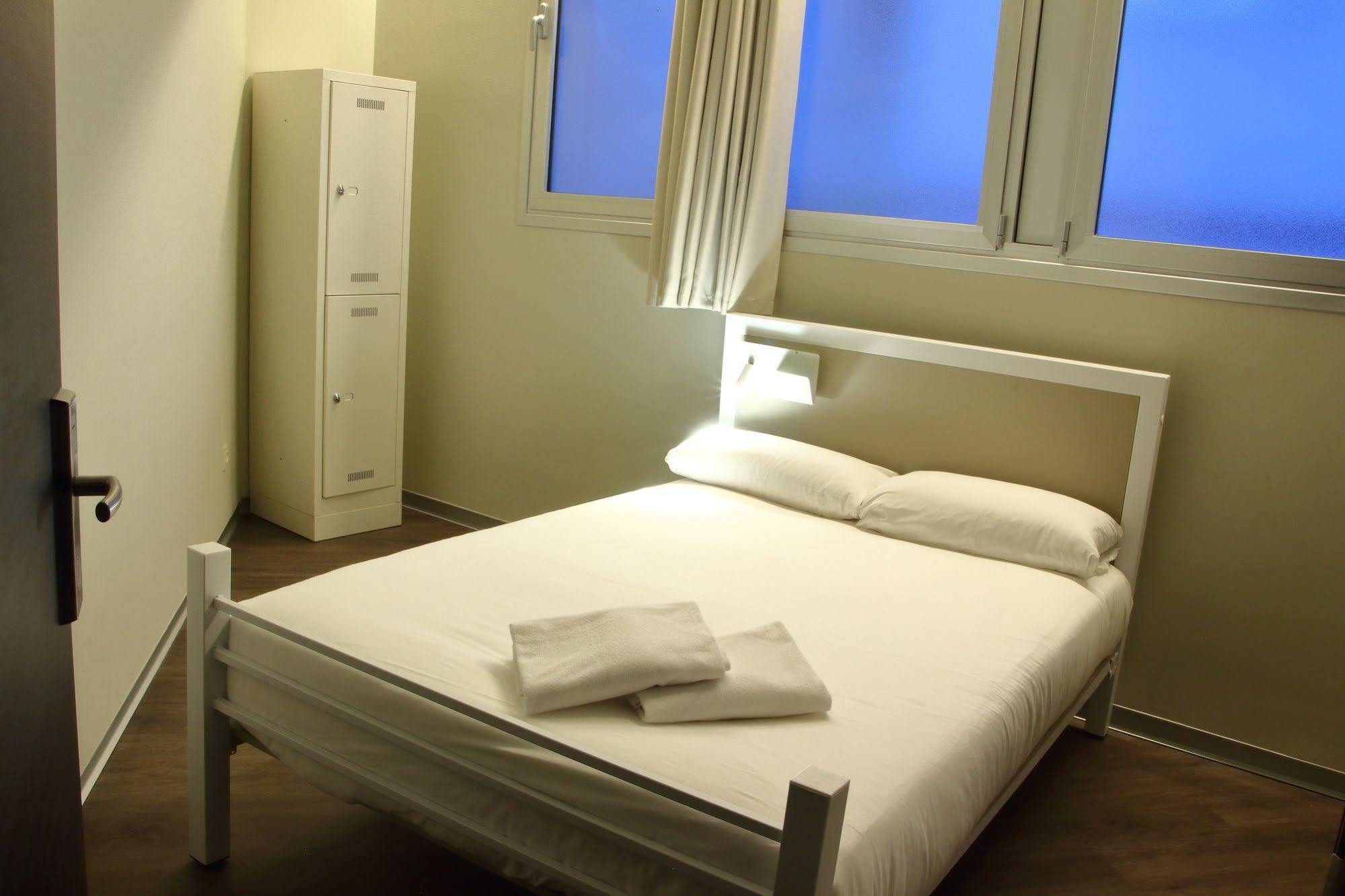Poshtel Bilbao - Premium Hostel Exteriör bild