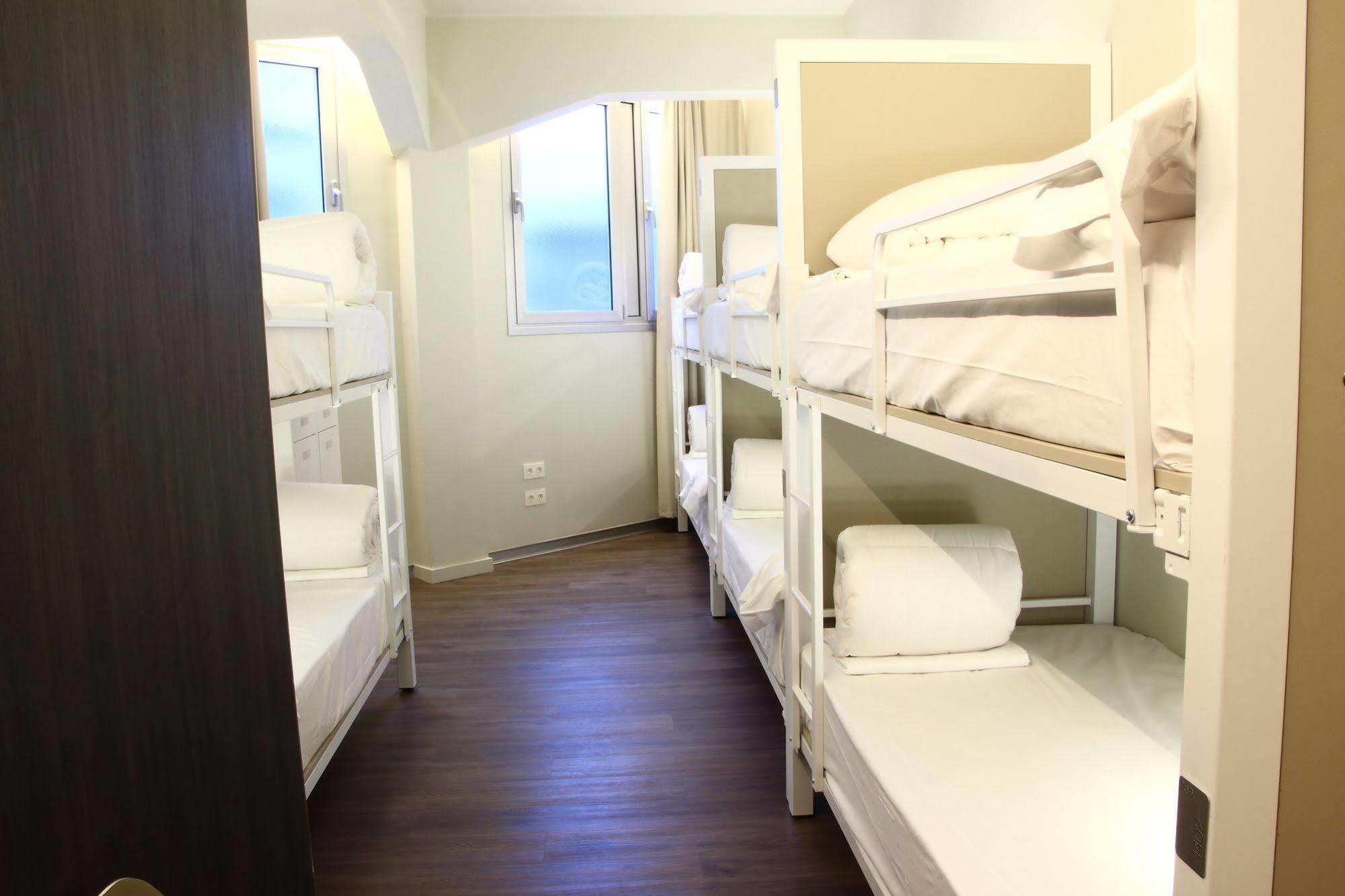 Poshtel Bilbao - Premium Hostel Exteriör bild